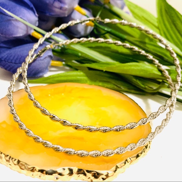 Silver Twisted Wave big Circle Hoops earring - Picture 4 of 10